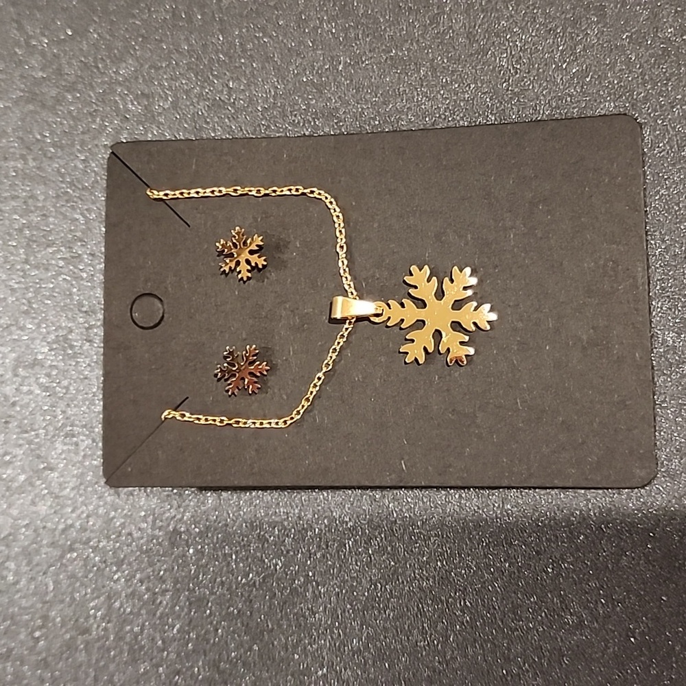 Snowflake necklace and earrings set